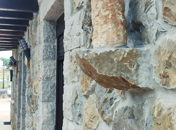 Cavernas Del Bisonte * 산틸라나델마르